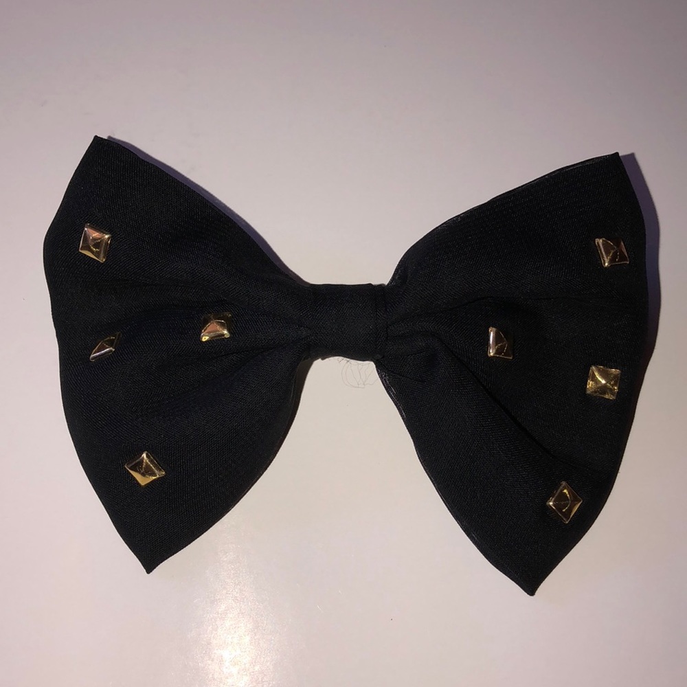 Stylish hair bow